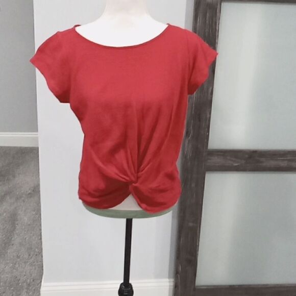 Loft red, scoop neck, twist front, cap sleeve top. Size Small - Picture 1 of 4